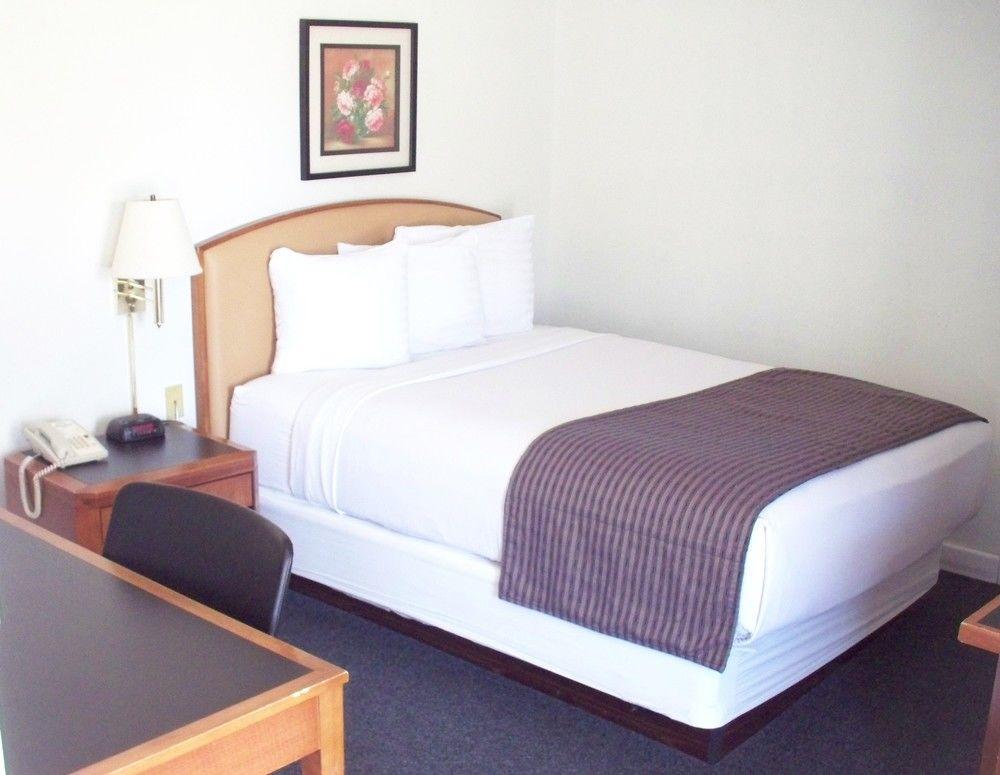 Days Inn By Wyndham Emporia Luaran gambar