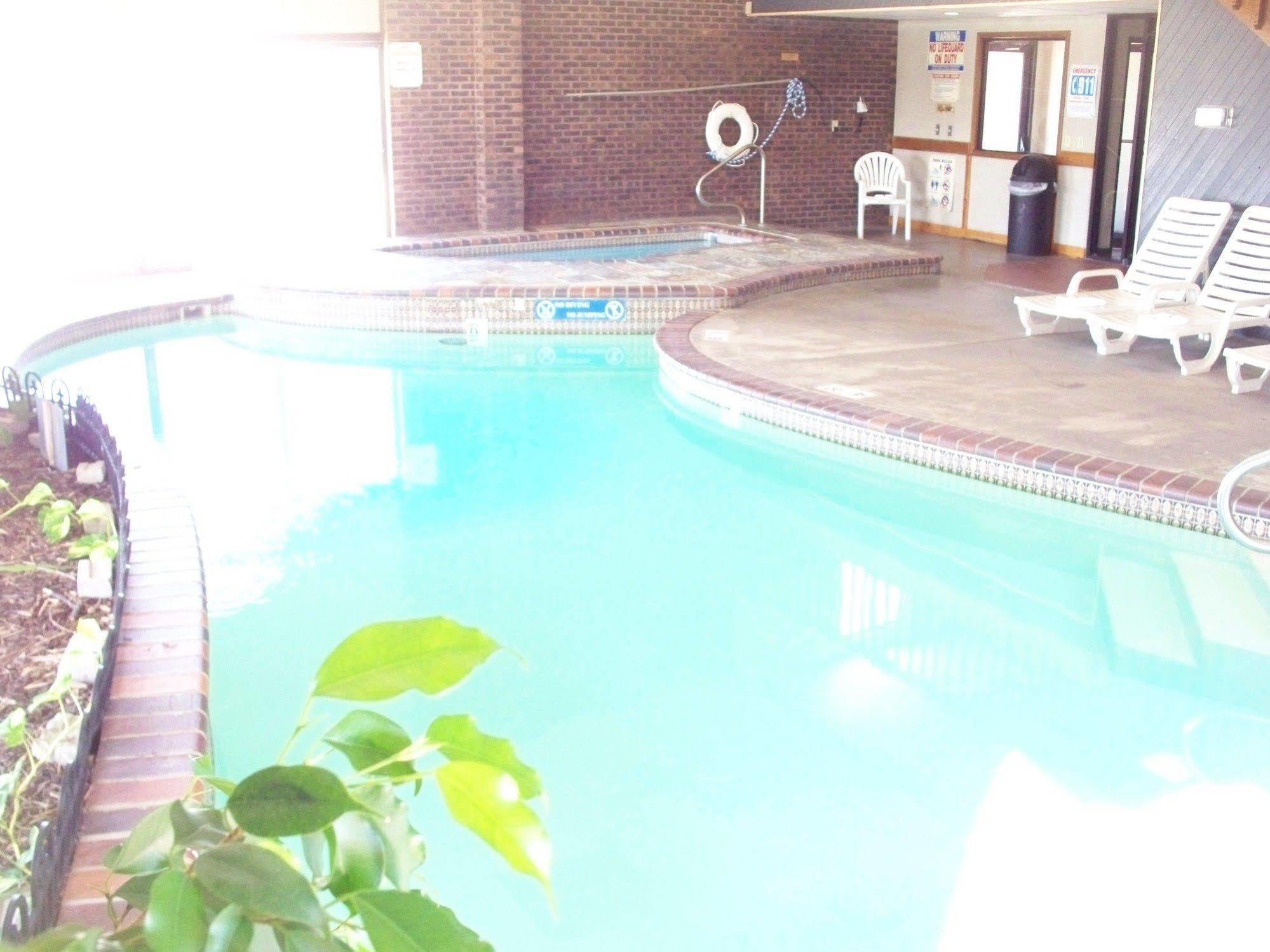 Days Inn By Wyndham Emporia Luaran gambar